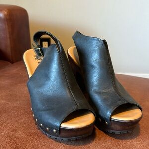 WORN ONCE Korks chunky platform heels
